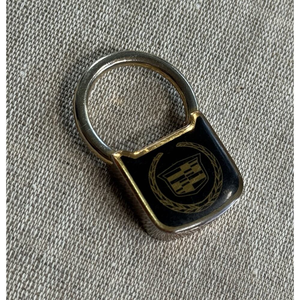 Cadillac Car Dealer Shiny Gold Key Fob Keychain Caddy Dealership Vintage Tampa
